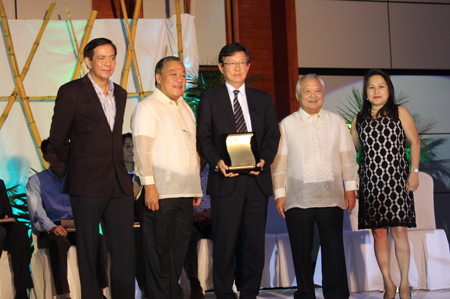 TSUNEISHI HEAVY INDUSTRIES (CEBU), Inc.荣获菲律宾宿雾市颁发的最优秀企业以及最优秀投资家奖