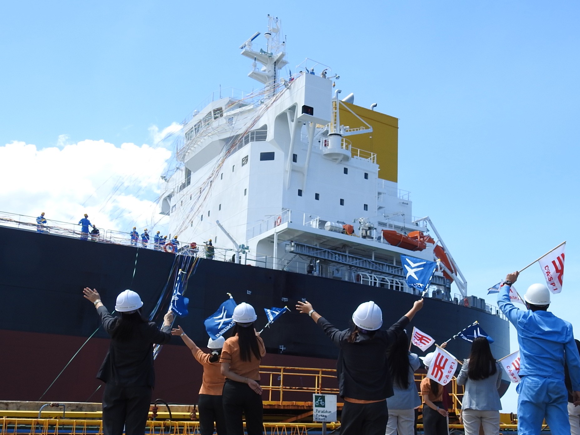 Sending off the completed ship