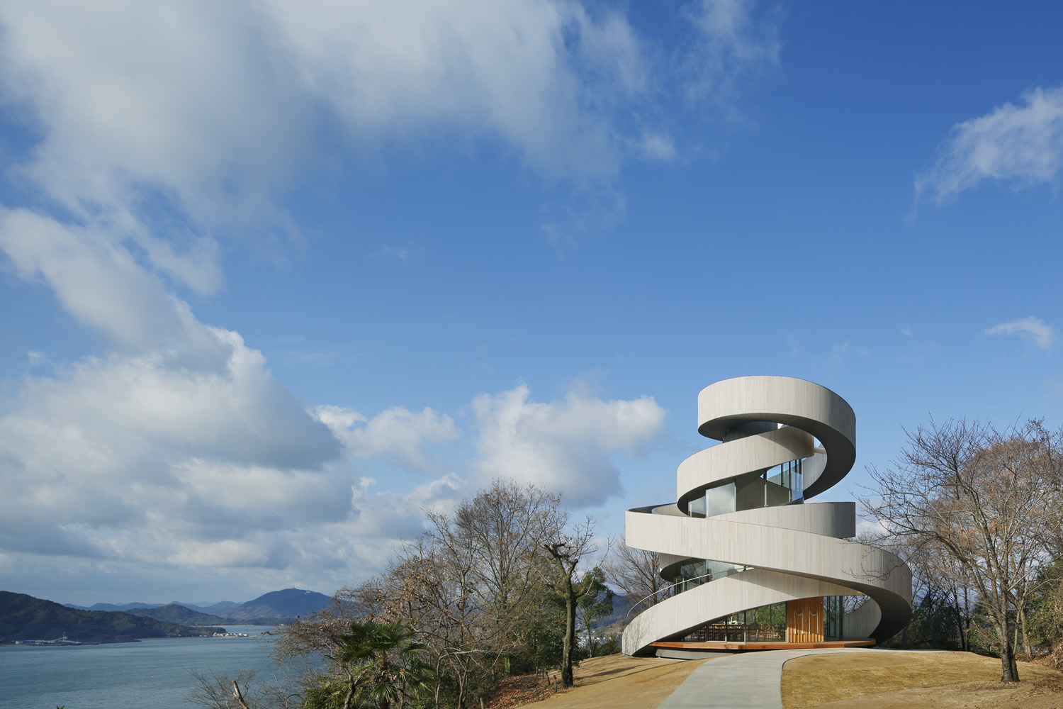 ベラビスタ境ガ浜 Ribbon Chapel JCDデザインアワード2014大賞受賞～世界初の二重螺旋構造～