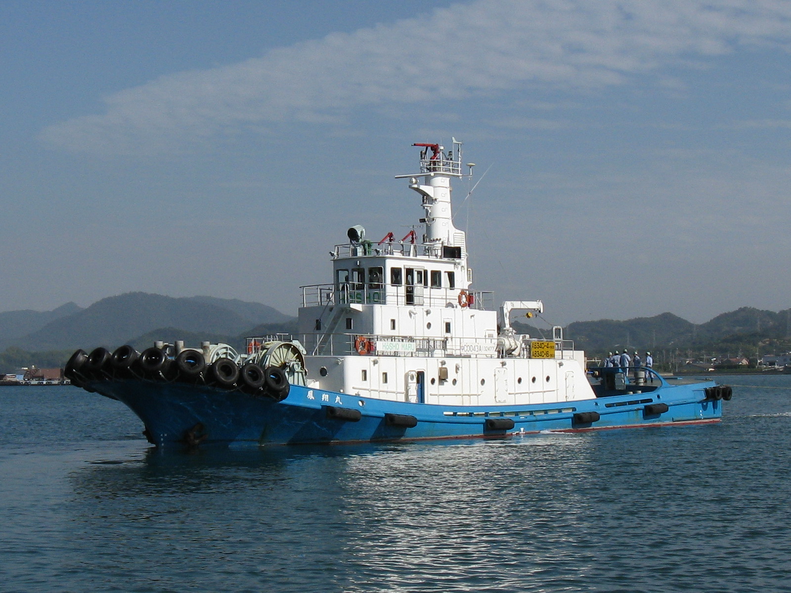 曳航作業に使用するタグボート