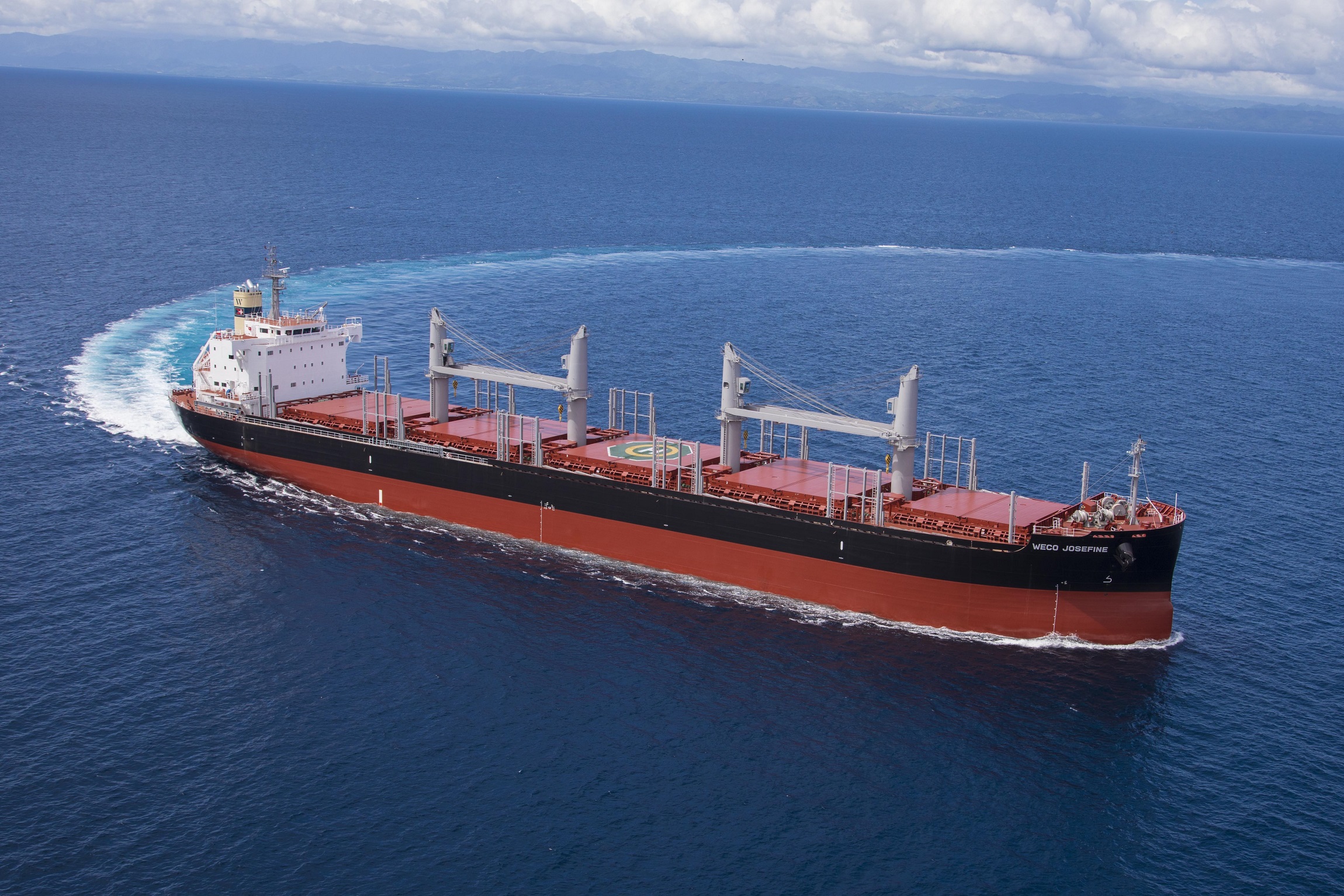 常石造船　3万8,300トン型木材およびばら積み貨物船“TESS38”第一番船を竣工・引渡
