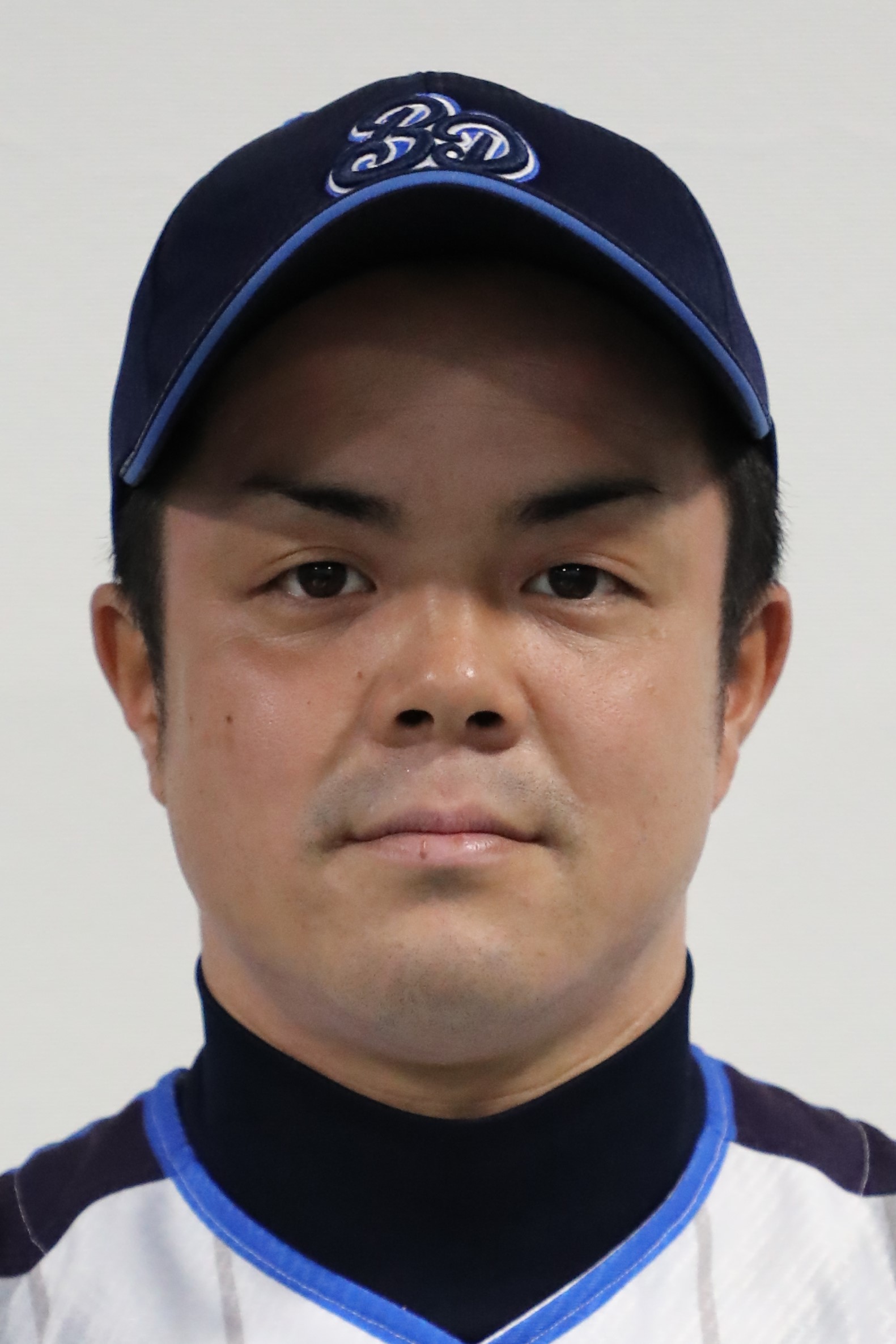 日本野球連盟中国地区連盟の2017年度ベストナインに指名打者として選出された岸村祥太郎選手兼コーチ