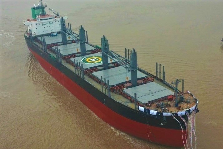 4万2,000トン型ばら積み貨物船“TESS42”の1番船を進水 ～汎用性と積載量を両立、環境性能も向上～
