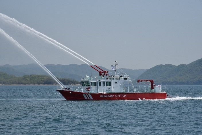 ツネイシクラフト＆ファシリティーズ 川崎市消防局向け小型高速消防艇「うみかぜ」引渡